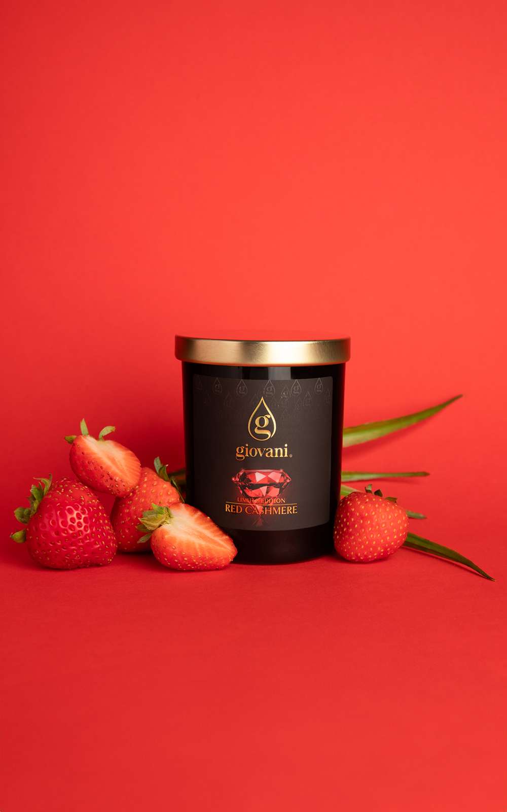 Świeca Giovani pachnąca perfumami Red Cashmere
